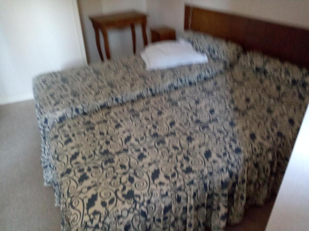 Chambres D'Hotes Des Voyageurs Magnac-Bourg Esterno foto