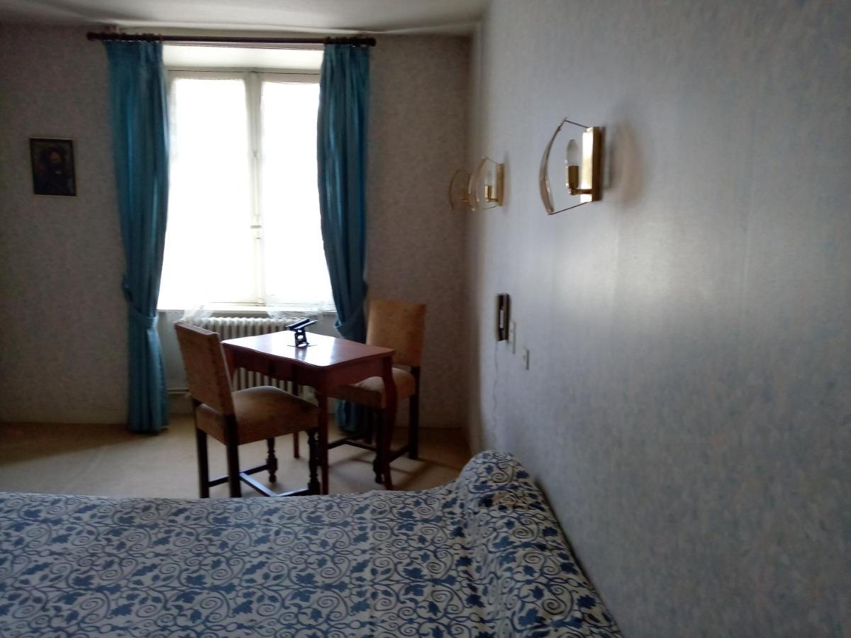 Chambres D'Hotes Des Voyageurs Magnac-Bourg Esterno foto
